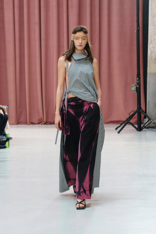 MANCANDY Goth Wide Jeans in black denim featuring a custom fuchsia artisan wash, integrated belt and oversized wide-leg silhouette.